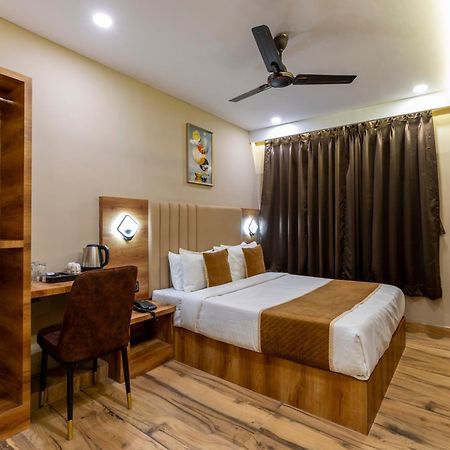 Hotel Zara International Мумбаи Экстерьер фото
