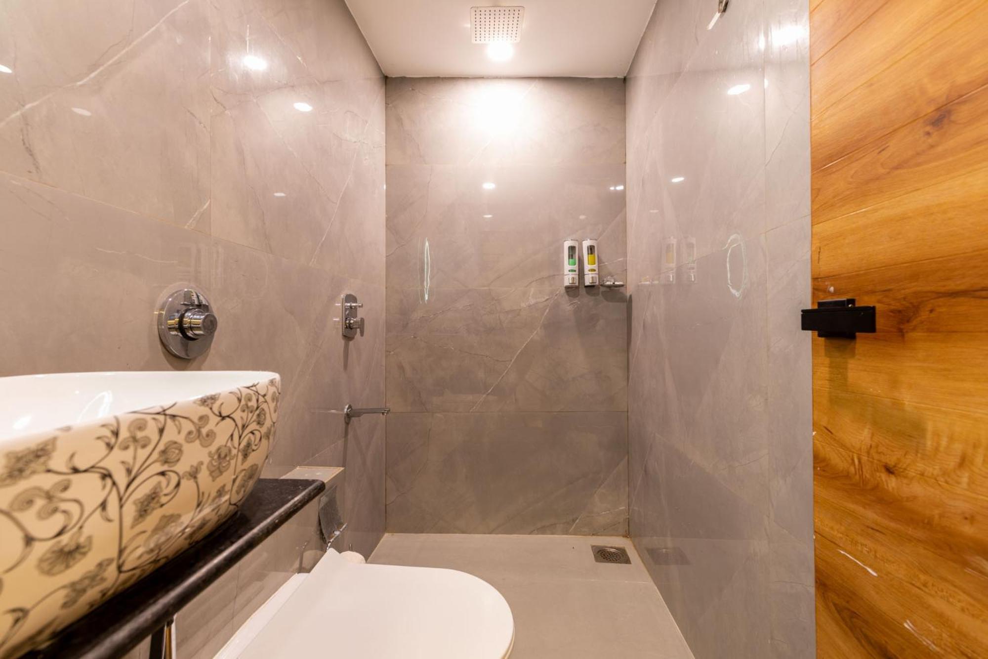 Hotel Zara International Мумбаи Экстерьер фото