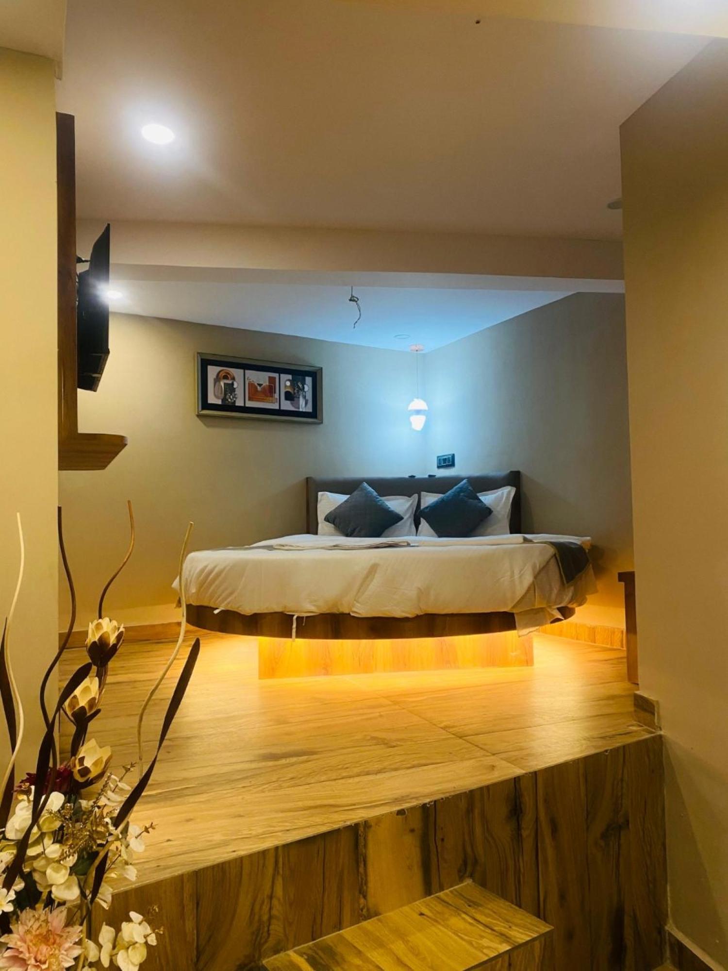 Hotel Zara International Мумбаи Экстерьер фото